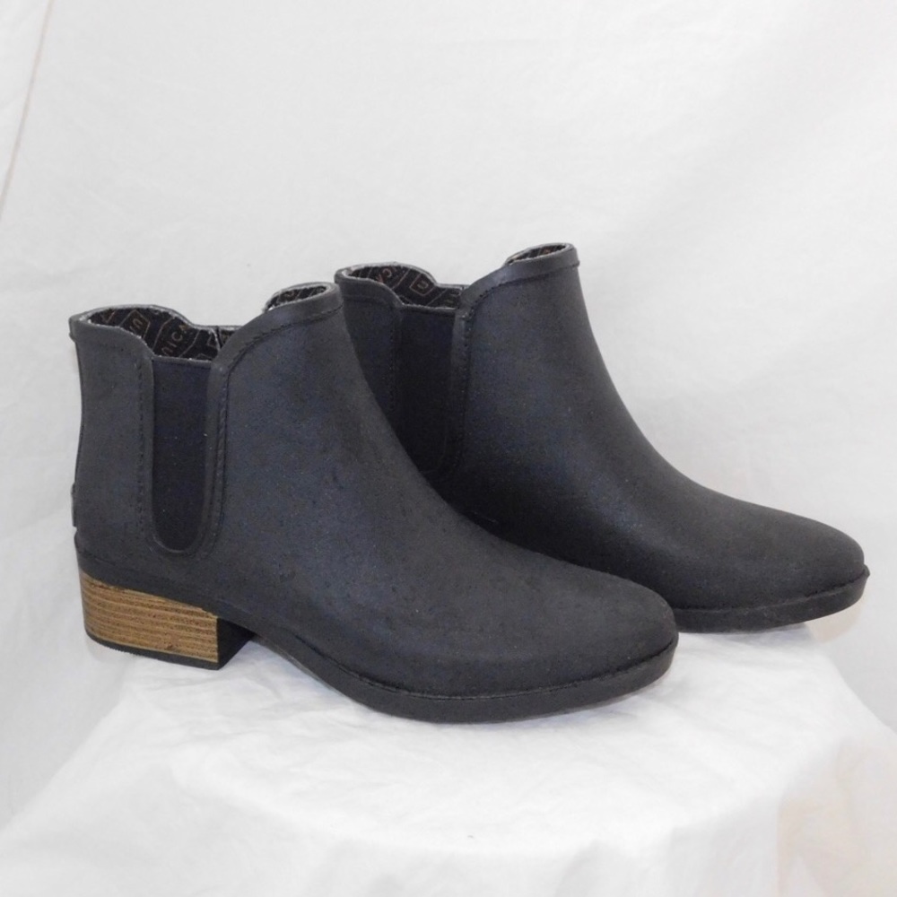Black Rain Ankle Booties!